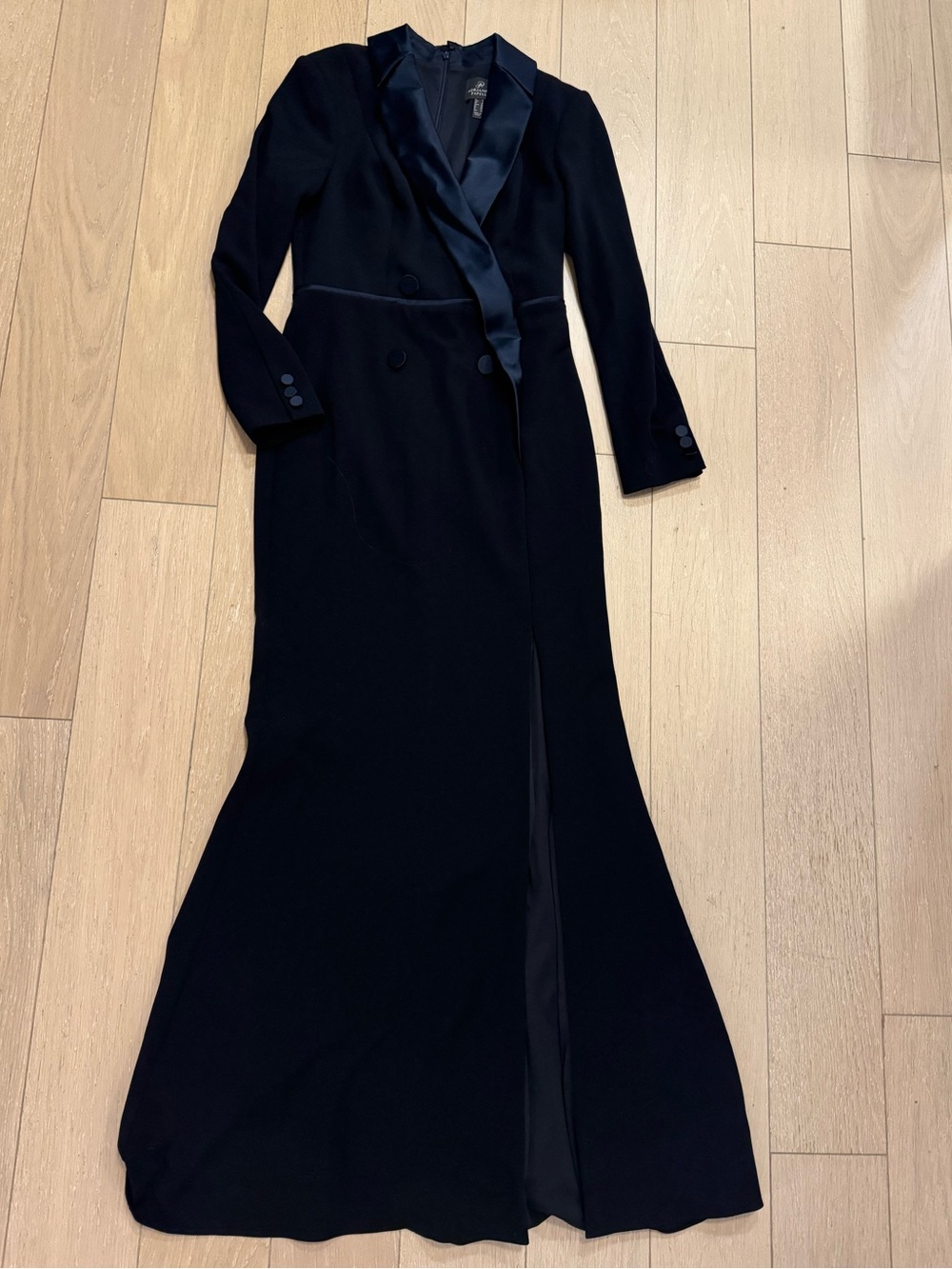 Adrianna Papell Crepe Long Sleeve Tuxedo Trumpet Gown - Picture 4 of 7